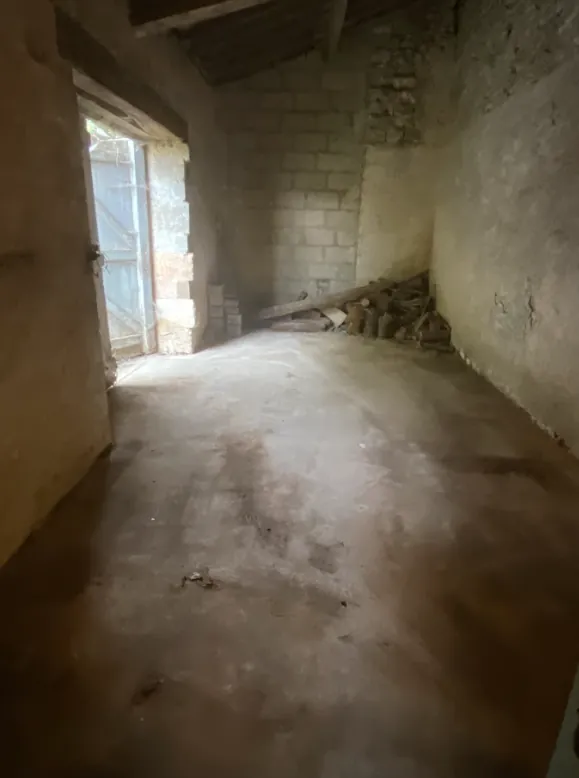 Cave et dépendance · 49 après intervention par Debarras 49