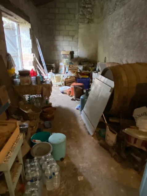 Cave et dépendance · 49 avant intervention par Debarras 49