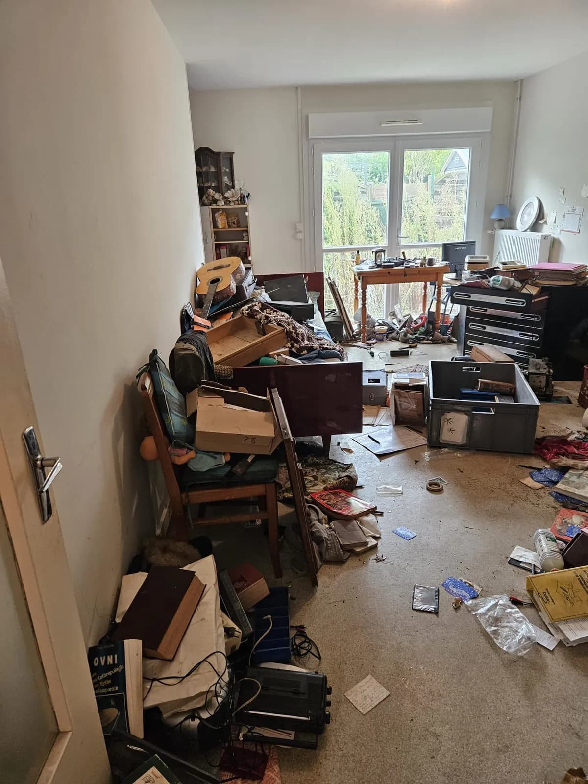 Débarras appartement · Angers avant intervention par Debarras 49